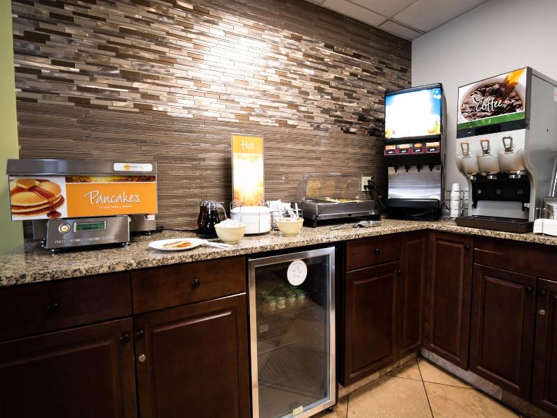 Quality Inn Cromwell - Middletown image