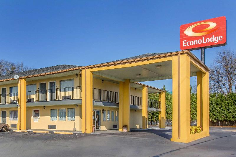 Econo Lodge Thomaston Area image
