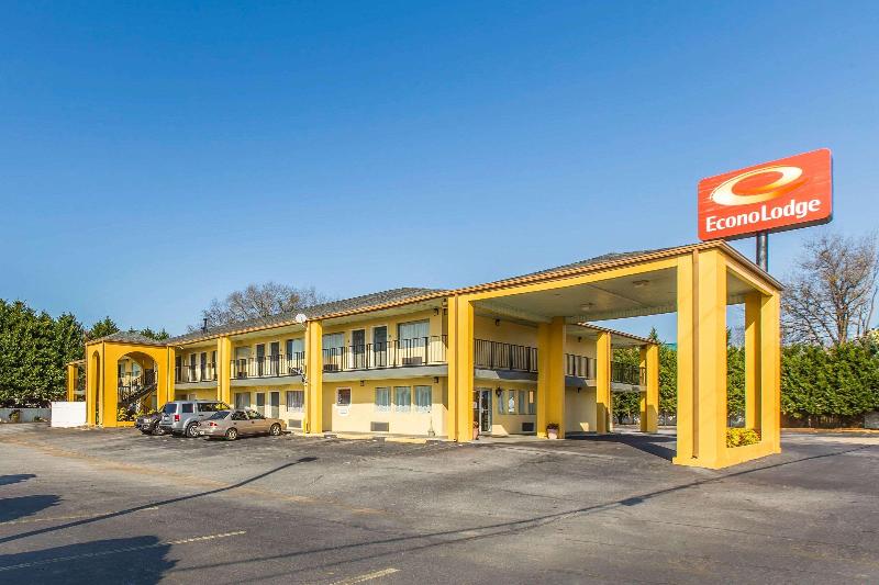 Econo Lodge Thomaston Area image