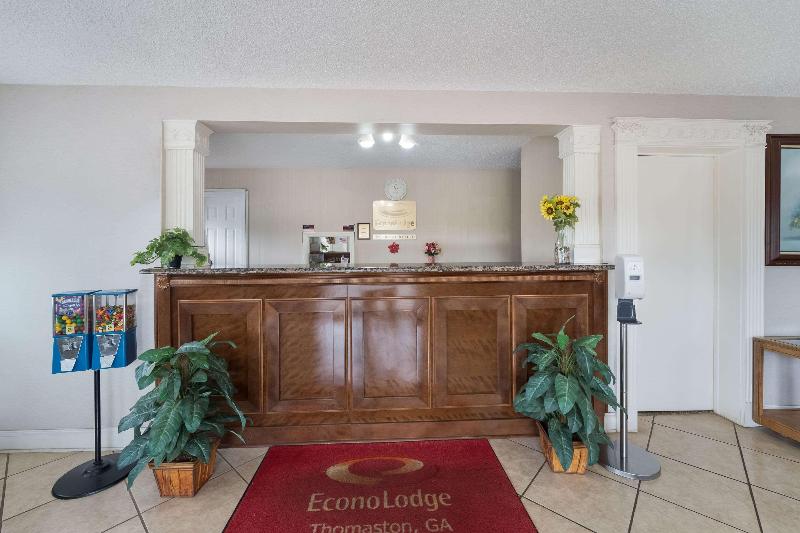 Econo Lodge Thomaston Area image