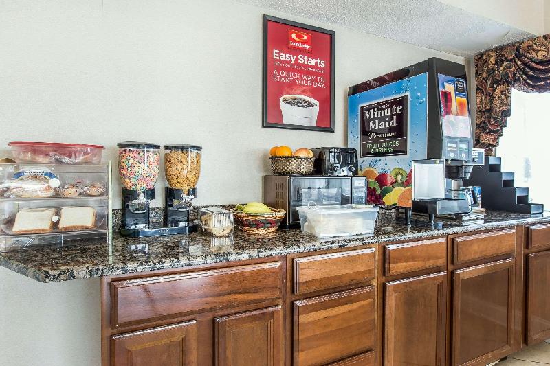 Econo Lodge Thomaston Area image