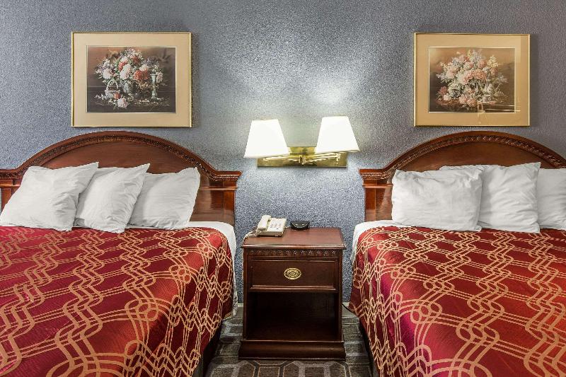 Econo Lodge Thomaston Area image