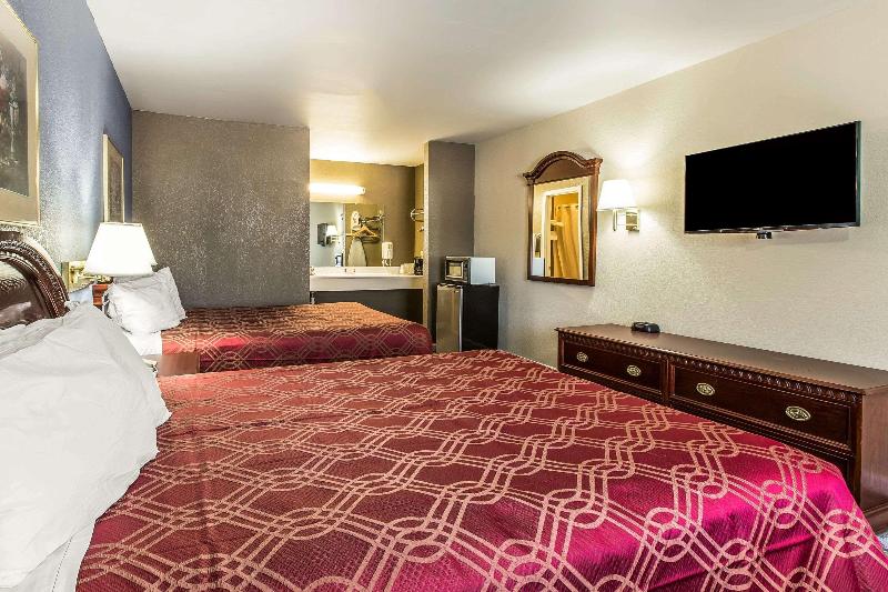 Econo Lodge Thomaston Area image