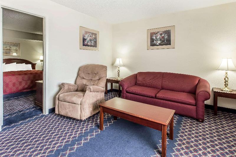 Econo Lodge Thomaston Area image
