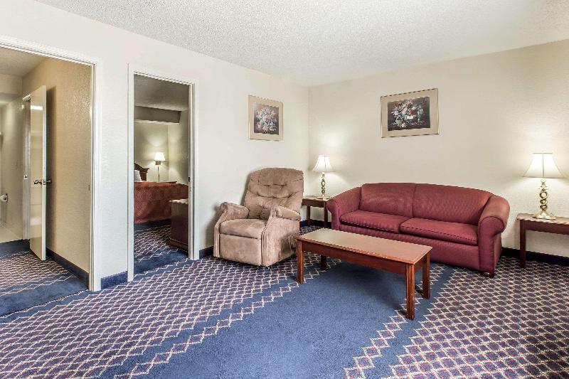 Econo Lodge Thomaston Area image