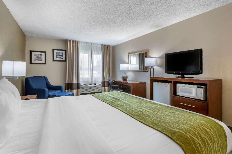 Comfort Inn Muscatine Near Hwy 61 image