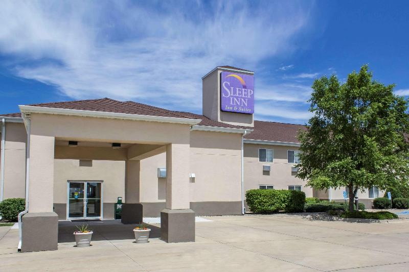 Sleep Inn & Suites Charles City Area image