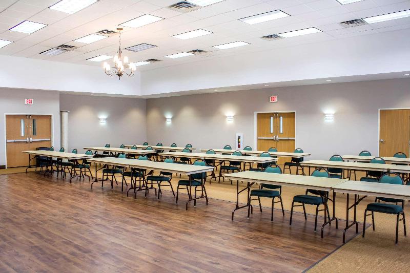 Sleep Inn & Suites Charles City Area image