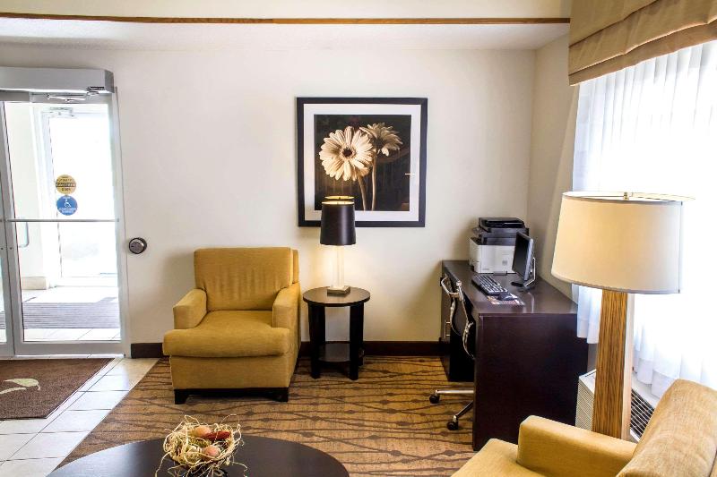 Sleep Inn & Suites Charles City Area image