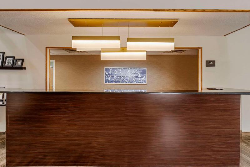 Sleep Inn & Suites Charles City Area image