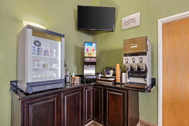 Sleep Inn & Suites Charles City Area image