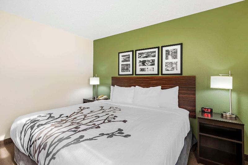Sleep Inn & Suites Charles City Area image