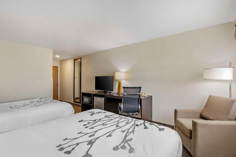 Sleep Inn & Suites Charles City Area image