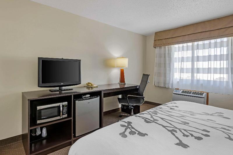 Sleep Inn & Suites Charles City Area image