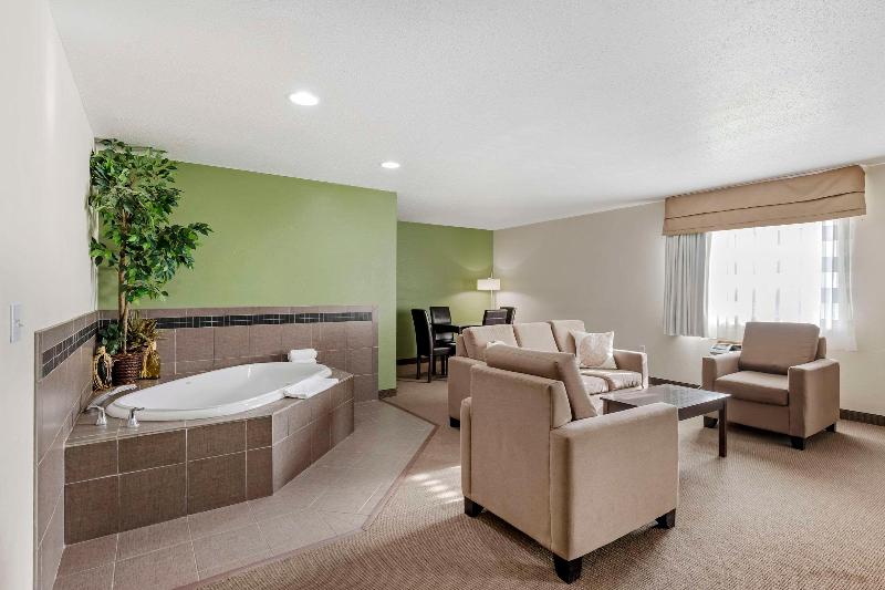 Sleep Inn & Suites Charles City Area image
