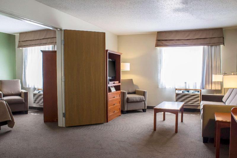 Sleep Inn & Suites Charles City Area image