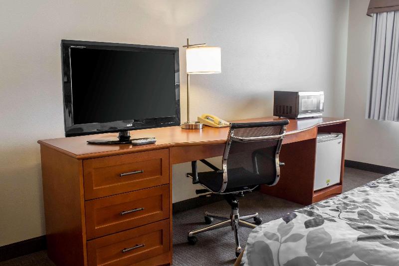 Sleep Inn & Suites Charles City Area image