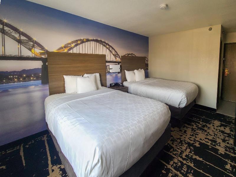 Clarion Pointe Bettendorf - Quad Cities image