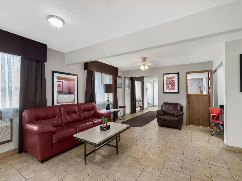 Quality Inn & Suites Ottumwa Area — photo 9
