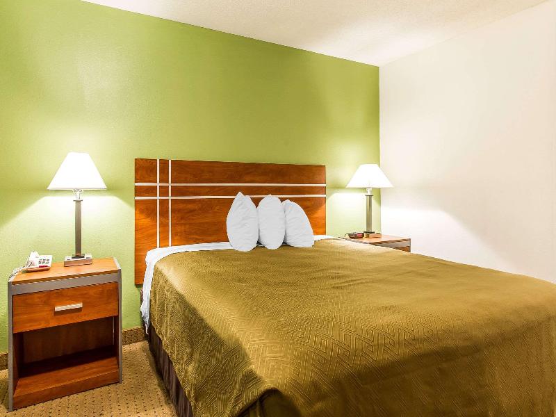 Econo Lodge & Suites image