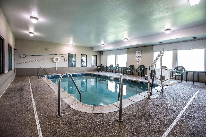 Quality Inn & Suites Mendota Near I-39 image