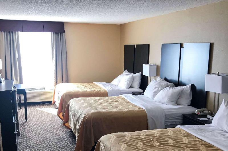 Quality Inn & Suites Mendota Near I-39 image