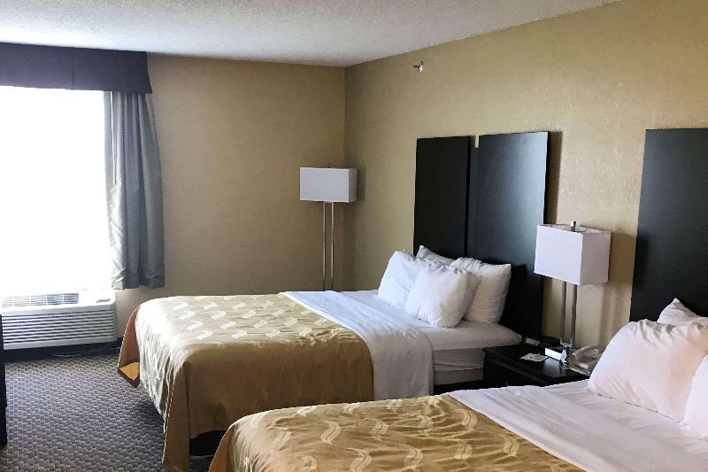 Quality Inn & Suites Mendota Near I-39 image