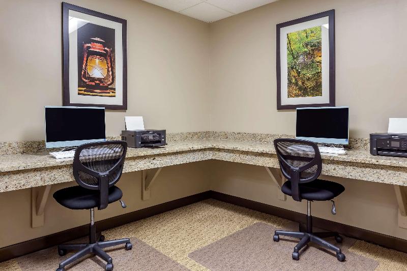 Comfort Inn & Suites Rochelle - Dekalb image