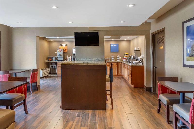 Comfort Inn & Suites Rochelle - Dekalb image