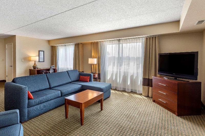 Comfort Inn & Suites Rochelle - Dekalb image