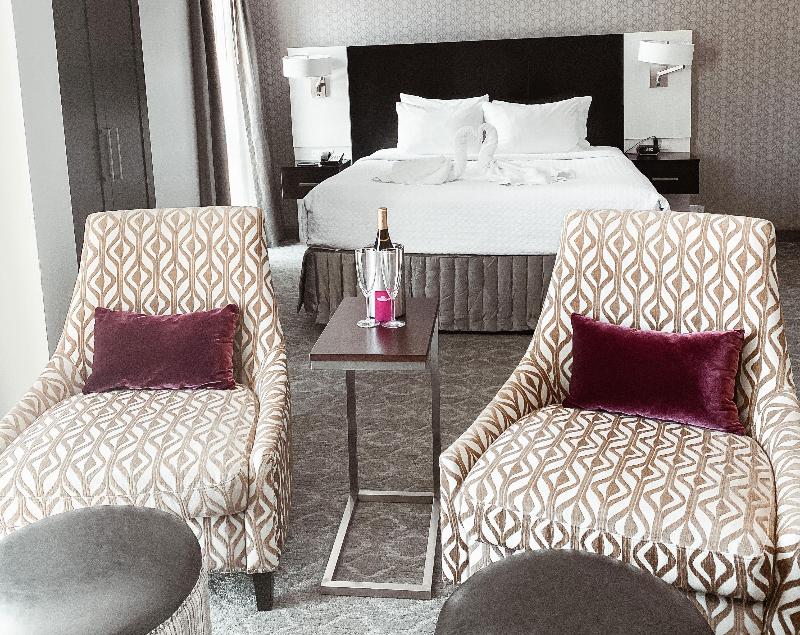 Crowne Plaza Chicago SW - Burr Ridge image