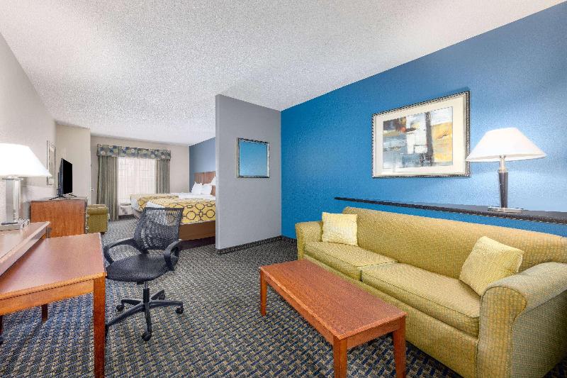 Baymont by Wyndham Pratt image