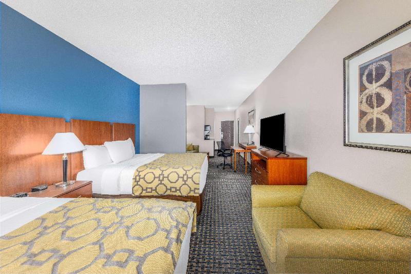 Baymont by Wyndham Pratt image