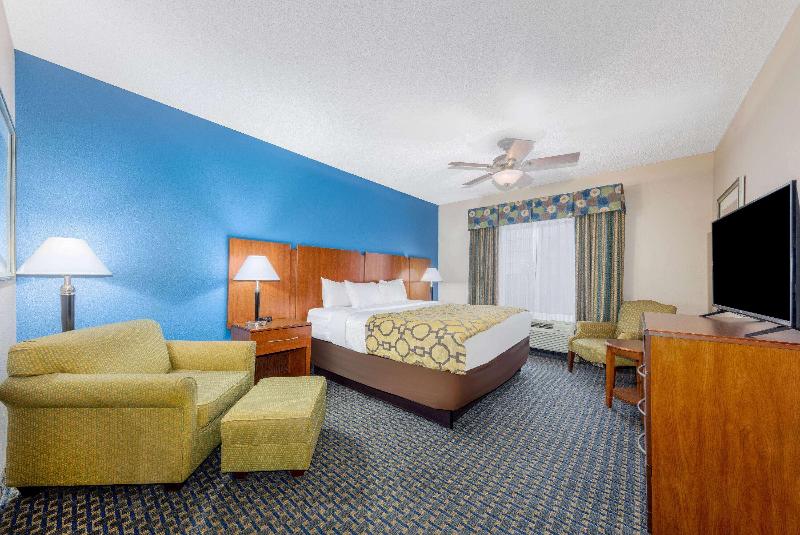 Baymont by Wyndham Pratt image