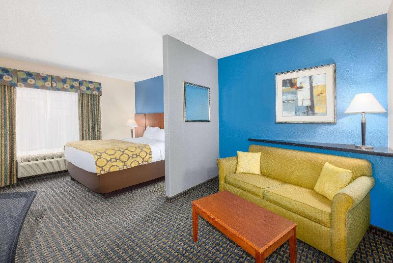 Baymont by Wyndham Pratt image