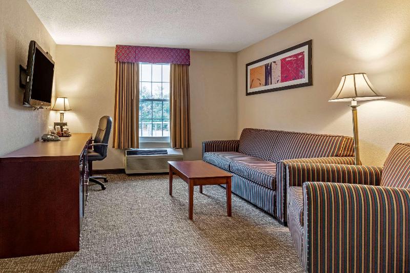 Comfort Inn Foxboro - Mansfield image