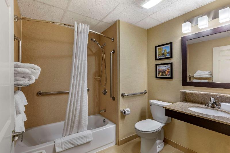 Comfort Inn Rockland - Boston image