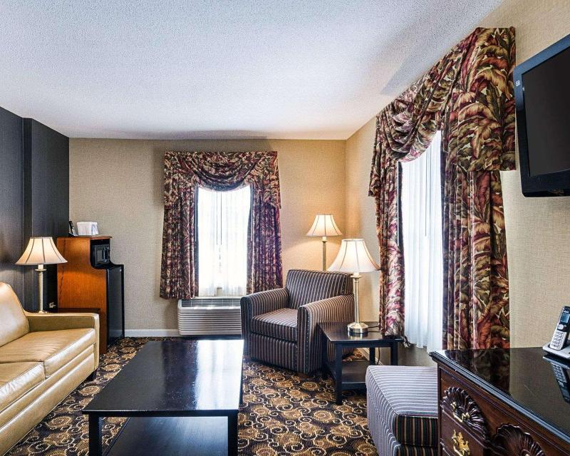 Comfort Inn Rockland - Boston image