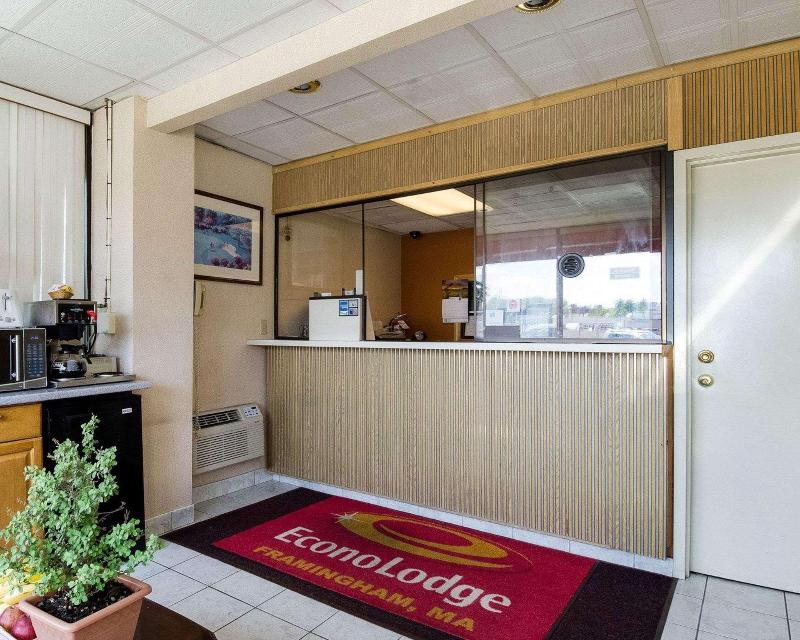 Econo Lodge Framingham Area image