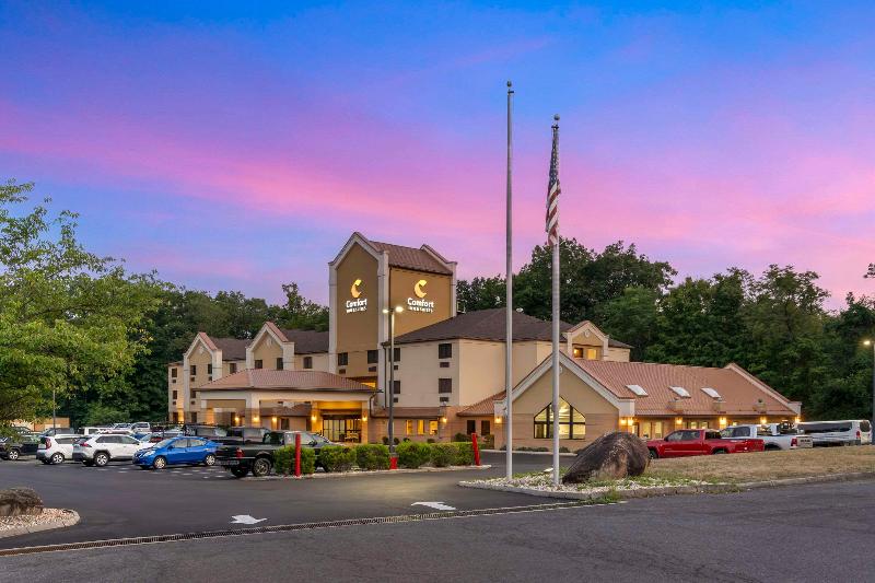 Comfort Inn & Suites LaVale - Cumberland image