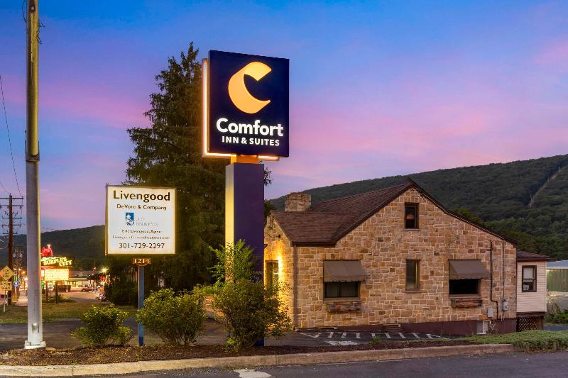 Comfort Inn & Suites LaVale - Cumberland image