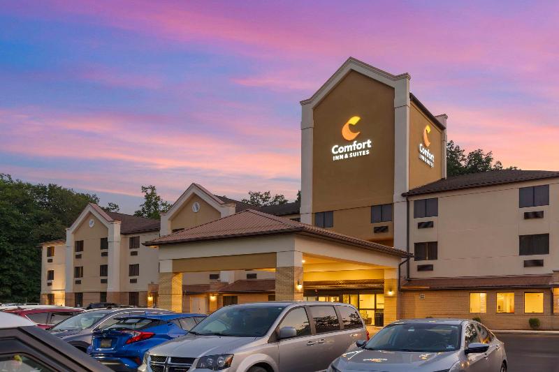 Comfort Inn & Suites LaVale - Cumberland image