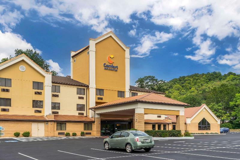 Comfort Inn & Suites LaVale - Cumberland image