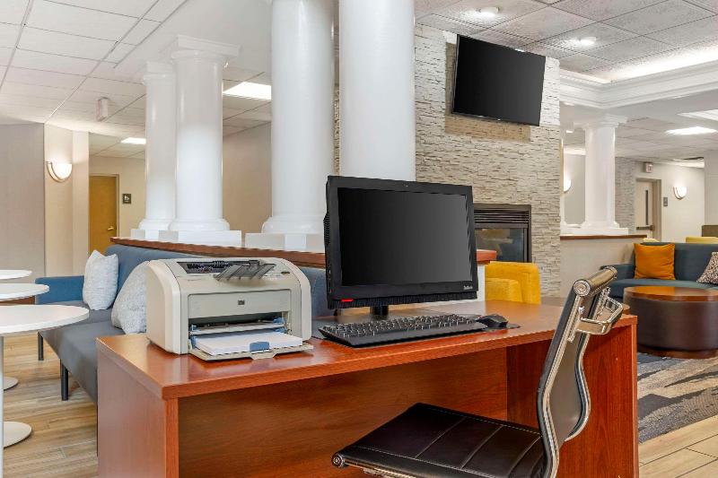 Comfort Inn & Suites LaVale - Cumberland image