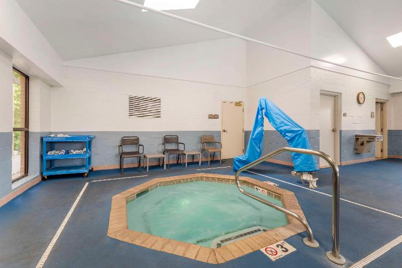Comfort Inn & Suites LaVale - Cumberland image