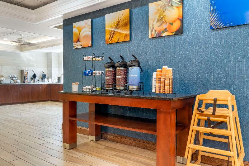 Comfort Inn & Suites LaVale - Cumberland image