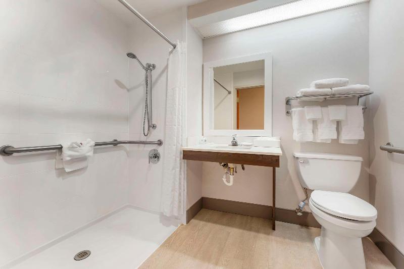 Comfort Inn & Suites LaVale - Cumberland image