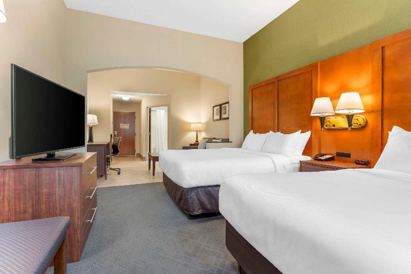 Comfort Inn & Suites LaVale - Cumberland image