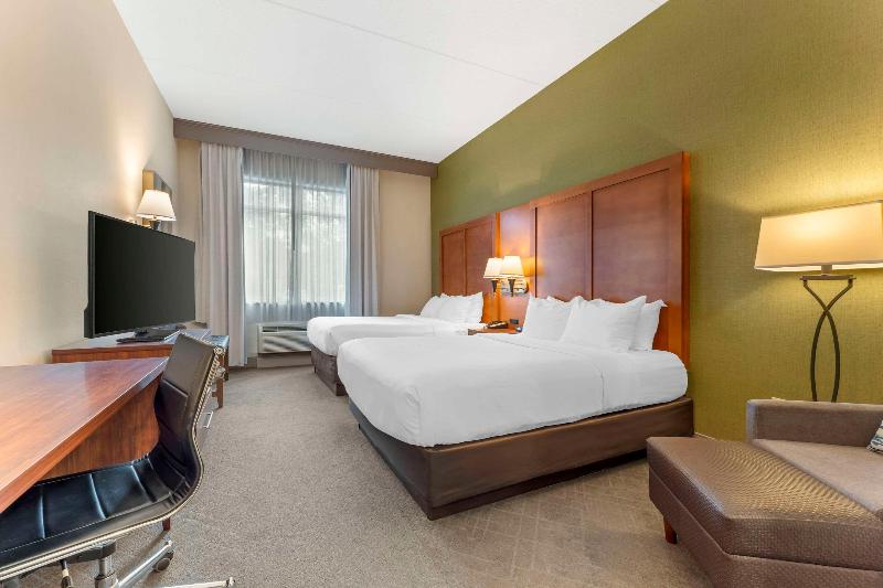 Comfort Inn & Suites LaVale - Cumberland image