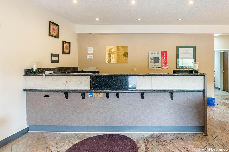 Suburban Studios Lavale-Cumberland image